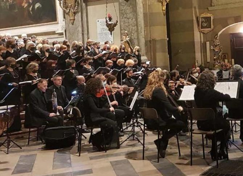 A Serralunga di Crea il concerto di Natale con il Casale Coro
